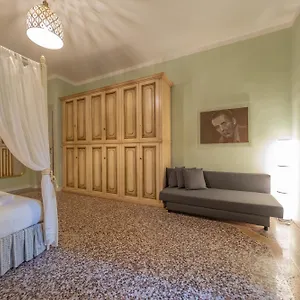 Lungarno Buozzi 7 Apartment